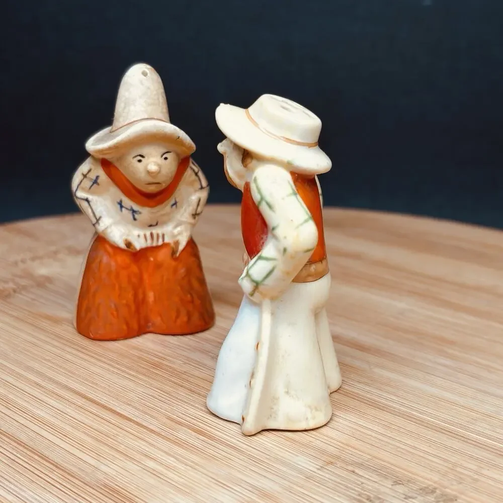 Vintage Japan Western Gunslinger Cowboy Salt & Pepper Shakers Pair